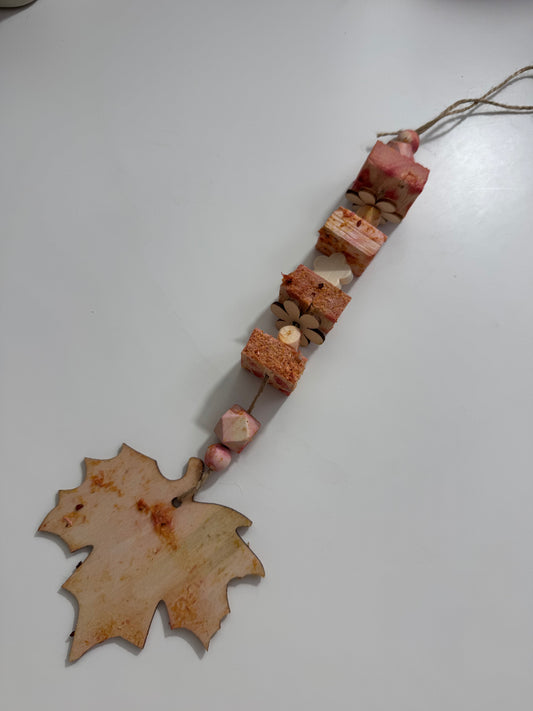 Orange & Redcurrant Leaf Hanger